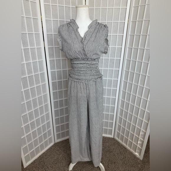 Max Studio V-Neck Smocked Waist Jumpsuit | X-Small - Picture 5 of 7
